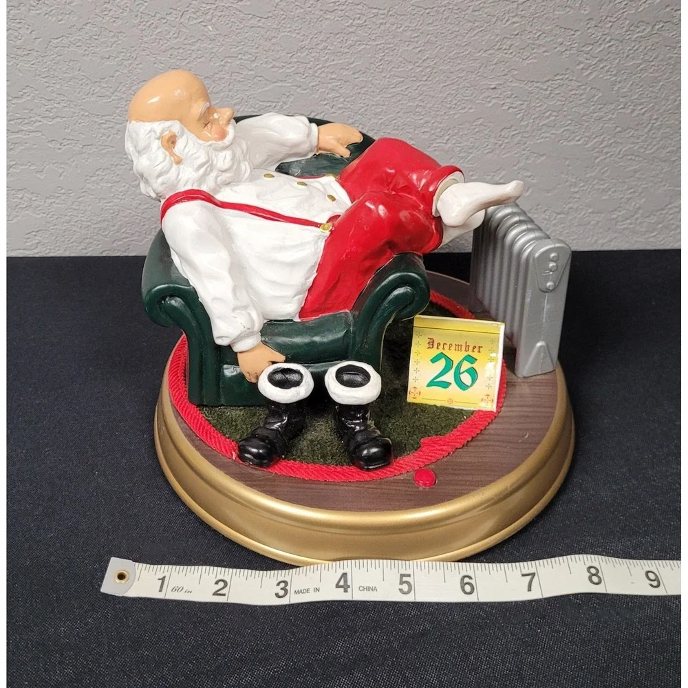 2002 Gemmy Animated Musical Relaxing Santa Figure - Read